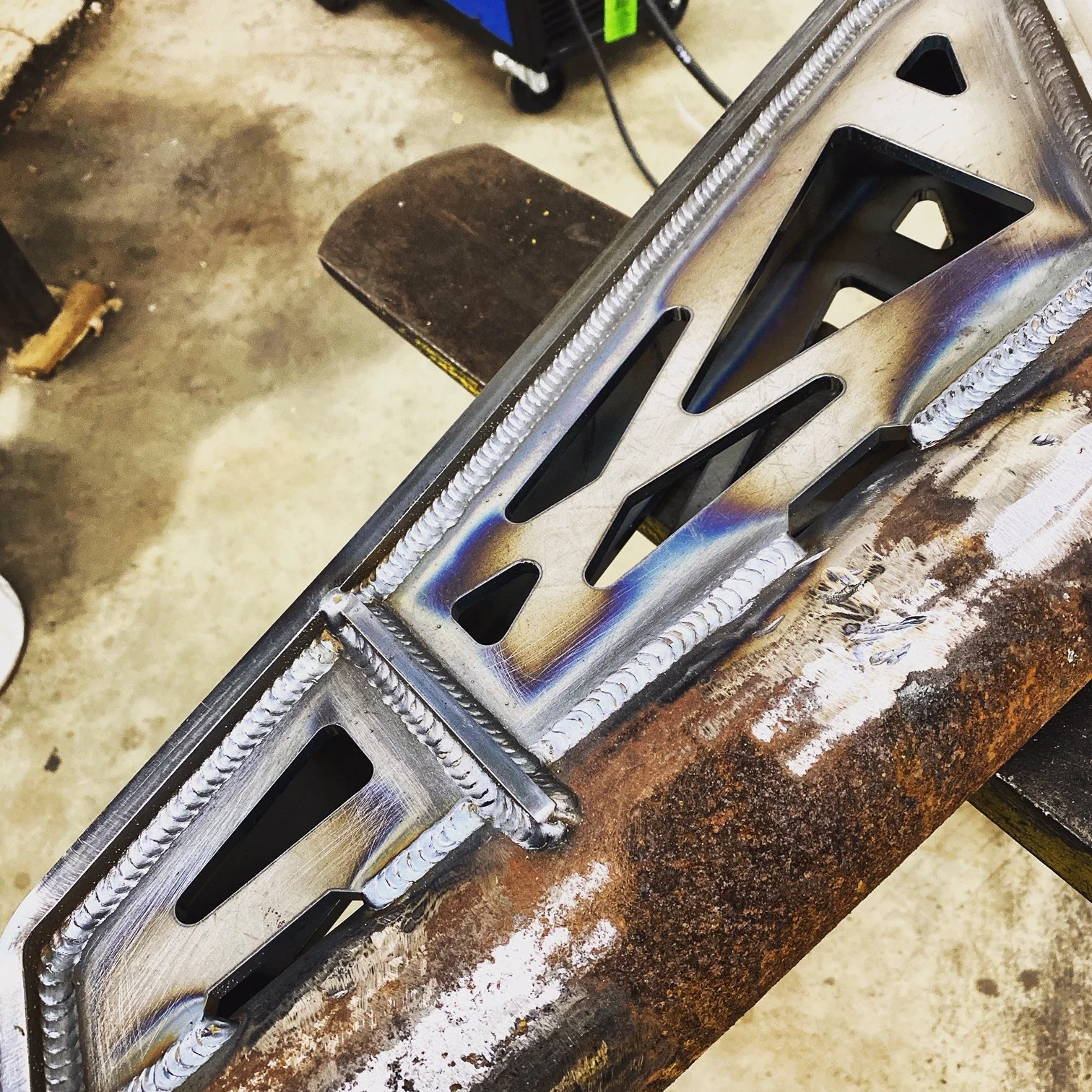 14 Bolt Full Width Truss - Image 5